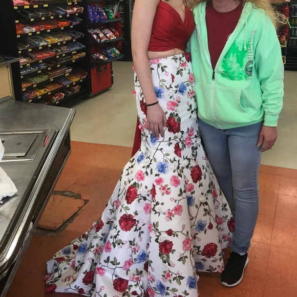 Sherri Hill Prom Dress - Picture 3 of 4